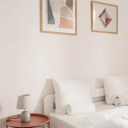 Rentplanet - Cybulskiego *